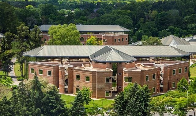 FOTO 3 | 3. IAE Business School, Buenos Aires, Argentina. (Foto: mogano)