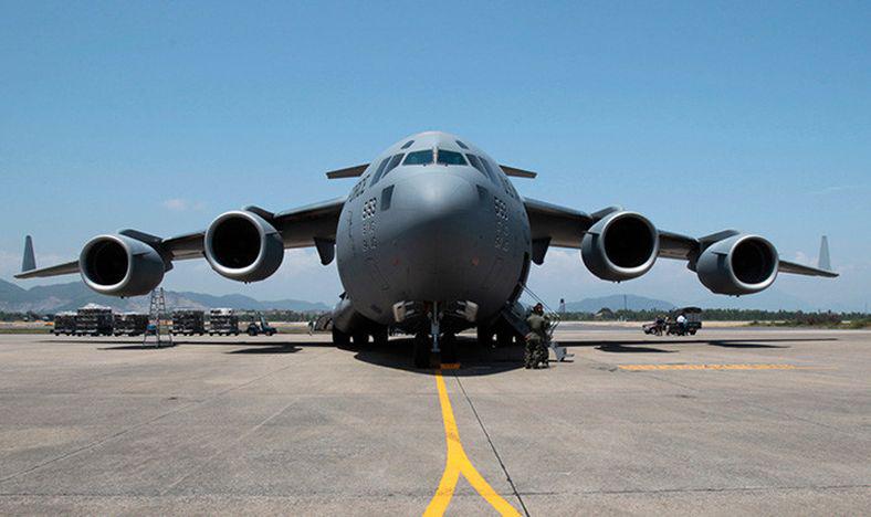 El cargamento total, de 180 toneladas métricas de asistencia, se dirige a la ciudad fronteriza colombiana de Cúcuta. (Foto: Reuters)