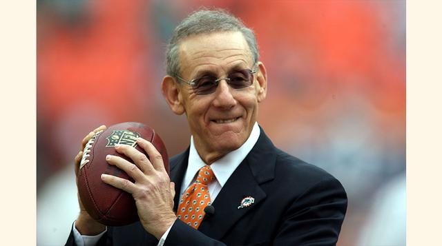 2. Stephen Ross, US$ 12 millones. El segundo puesto en la lista de los más ricos del deporte le pertenece a Stephen Ross, dueño de los Miami Dolphins (NFL) y el Hard Rock Stadium.