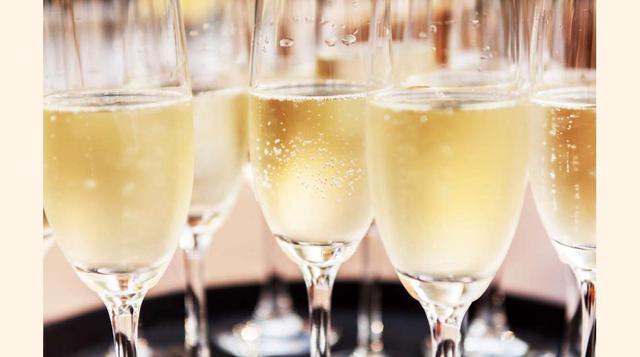 FOTO 15 | Fue el monje dom Pérignon, de la abadía benedictina de Hauvilliers en Francia, quien descubrió por casualidad el secreto de la fermentación en botella. Deseaba encontrar una solución higiénica para cerrar las botellas de vino, así que hizo una p