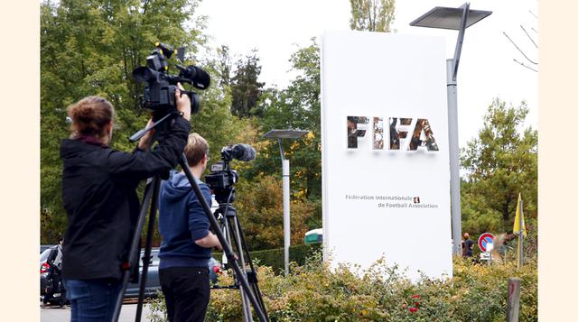 En el 2001, la FIFA enfrentó una potencial ruina financiera tras el colapso de su socio de marketing ISL/ISMM, y Blatter fue objeto de una intensa presión para revelar detalles de las finanzas de la organización. (Foto: Reuters)