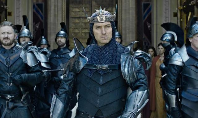 Como la octava película más taquillera, el "Rey Arturo: la leyenda de Excalibur" acumuló US$ 3.21 millones este fin de semana (US$ 34.75 millones en tres semanas).