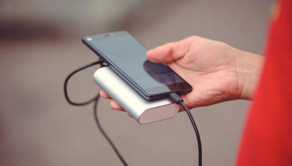 Sin las baterías de iones de litio, un teléfono inteligente ligero se sentiría como un ladrillo, y la revolución de las comunicaciones móviles no habría ocurrido.