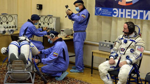 En la nave también viajan el astronauta ruso Alexander Samokutiaev y el estadounidense Barry Wilmore. (Reuters)