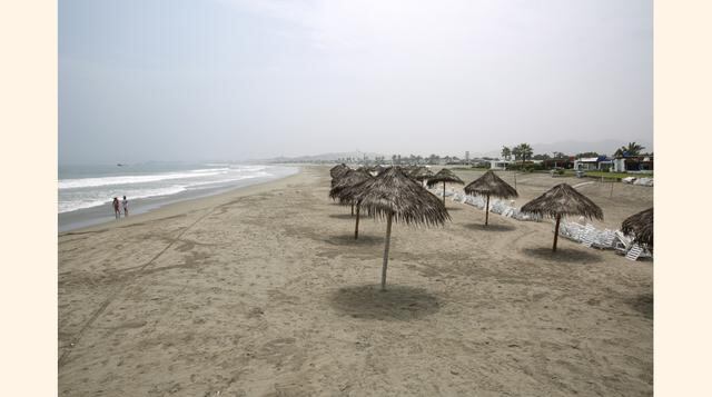 Escaparse a la playa. Para saber cómo veranean los limeños hay que escaparse a las playas que se alinean a lo largo de la carretera Panamericana Sur. Podremos parar en balnearios como El Silencio, Señoritas, Caballeros, Punta Hermosa, Punta Negra, San Bar