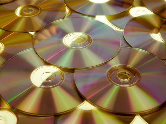 FOTO 8 | CDS, la gente rara vez compra música, y mucho menos en cualquier forma física. Los servicios de 'streaming' (retransmisión) son el futuro.