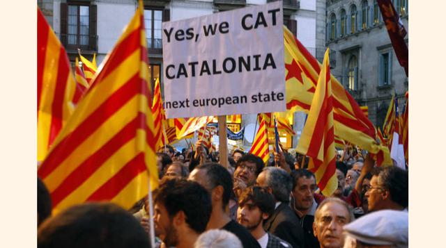 Manifestación a favor de la independencia de Cataluña en la plaza Sant Jaume de Barcelona.  (Foto: El Universal)