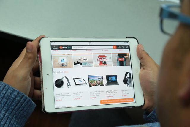 2. No intercambie datos personales en las plataformas: Los cibercriminales piden datos personales para contactarlo a través de otras redes y luego cometer el fraude. (Foto: GEC)