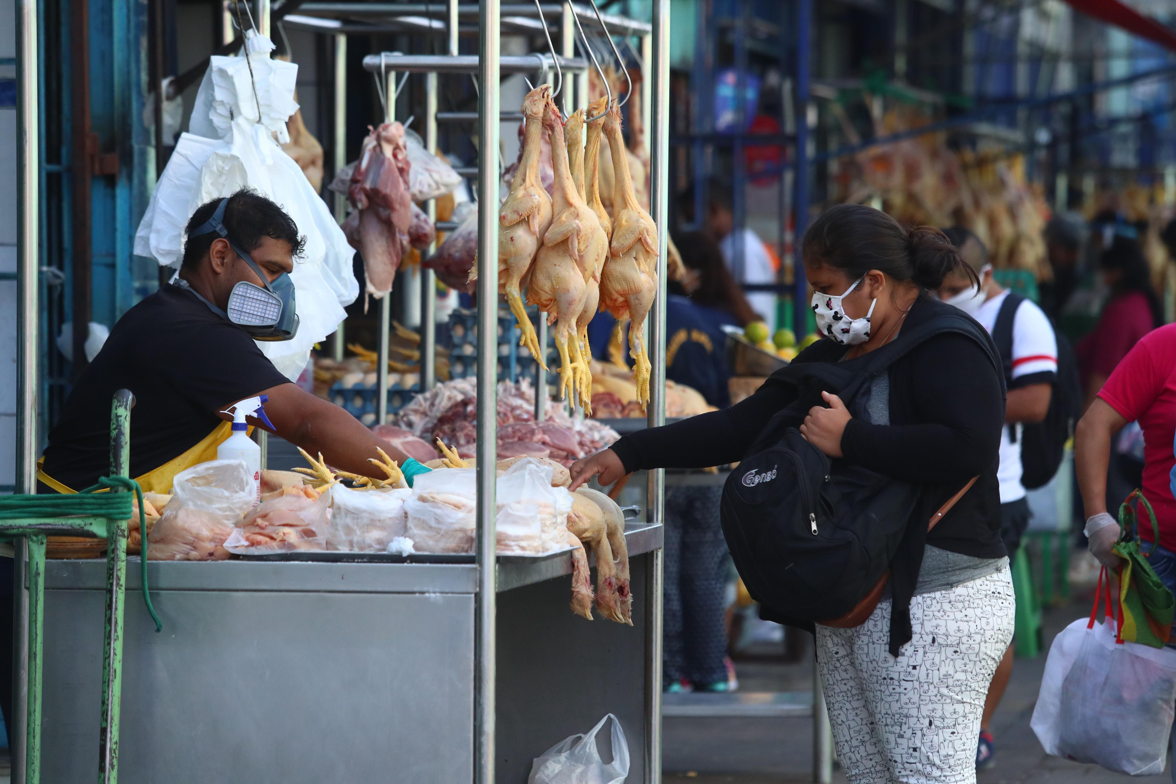 Produce publicó los lineamientos para la regulación del funcionamiento de mercados de abasto y espacios temporales habilitados para el comercio de alimentos, en el marco de las acciones de prevención y contención del COVID-19. FOTO: Alessandro Currarino/ GEC