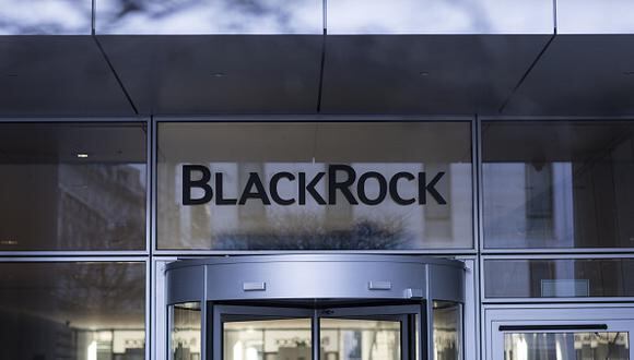 A logo sits on display at the entrance to the Blackrock Inc. offices in London, U.K., on Friday, Feb. 7, 2020. An early front-runner for a successor as the Bank of Canada governor is Jean Boivin, the head of BlackRock Inc.s research unit in London and a Carney protege who was brought to the Bank of Canada in 2010 from academia. Photographer: Simon Dawson/Bloomberg via Getty Images