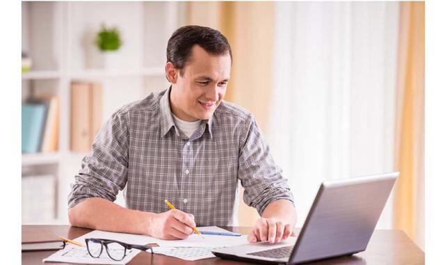 Foto 4 | Escribe como freelance. ¿Te gusta escribir? Hay infinidad de medios y empresas que se rifan a los redactores de artículos, blogs, emails y demás opciones para sus webs. Además, si quieres acceder a las mejores apps para buscar, encontrar o public