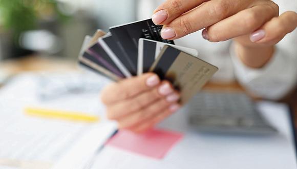 Tasas de interés de tarjetas de crédito superan el 60% anual. (Foto: iStock)