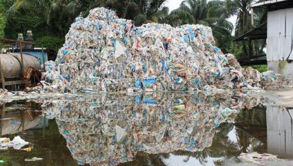 La pequeña localidad de Jenjarom en Malasia ha pasado a ser un vertedero de basura plástica luego de que se desatara el mercado negro de reciclaje de plástico. (Foto: Fundación Mundo Sin Fronteras)