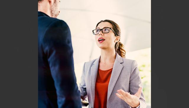 FOTO 10 | 10. Usar muletillas
Este, bueno, mmm y otras muletillas pueden hacerte ver poco profesional o preparado. Pero un artículo de la revista Quartz indica que usar algunas de estas palabras de manera estratégica puede hacer que tu audiencia recuerde mejor lo que les estás diciendo.

Es más, otro estudio encontró que las personas más trabajadoras y preparadas tienden a usar muletillas porque están tratando de procesar toda la información que tienen en el cerebro de manera efectiva.
(Foto: Freepik)