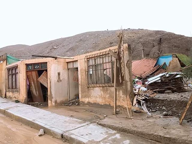 Viviendas de madera en el centro poblado de Mirave han quedado seriamente afectadas. (Foto: Prefectura Tacna)