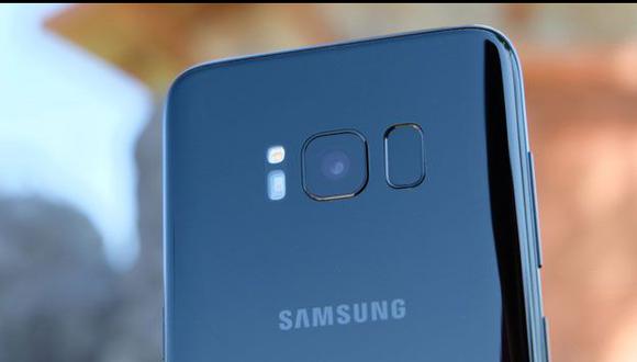 Foto 1 | Samsung Galaxy S9. El diseño de los dos nuevos S9 seguirá en la línea de sus antecesores: la pantalla de 18,5:9 será la gran protagonista del terminal, y lo único que está por ver es si repetirán los tamaños de 5,8 y 6,2”, respectivamente, por los que ya apostaron el año pasado. Podemos dar por hecho que vendrán acompañados de un diseño de la más alta gama. 
Por lo que se ha sabido en los últimos días, Samsung dará más importancia a la tecnología de reconocimiento facial. Esta nueva funcionalidad responderá al nombre de Escaneo inteligente, y más que una novedad de hardware parece que será una nueva funcionalidad de software: aprovechando las tecnologías de reconocimiento facial y escáner de iris que ya traían los S8, Samsung combinará ambas funcionalidades en su nuevo S9 para ofrecer mejores resultados y así facilitar el desbloqueo del teléfono sin necesidad de recurrir al lector de huellas dactilares.

En lo que se refiere a las características, nos podemos esperar ver el último procesador de Samsung (Exynos 9810), desde 4 GB de RAM, una cámara dual al menos para la versión del Galaxy S9+ y, en resumen, todas y cada una de las características que este año le pediremos a los mejores móviles.