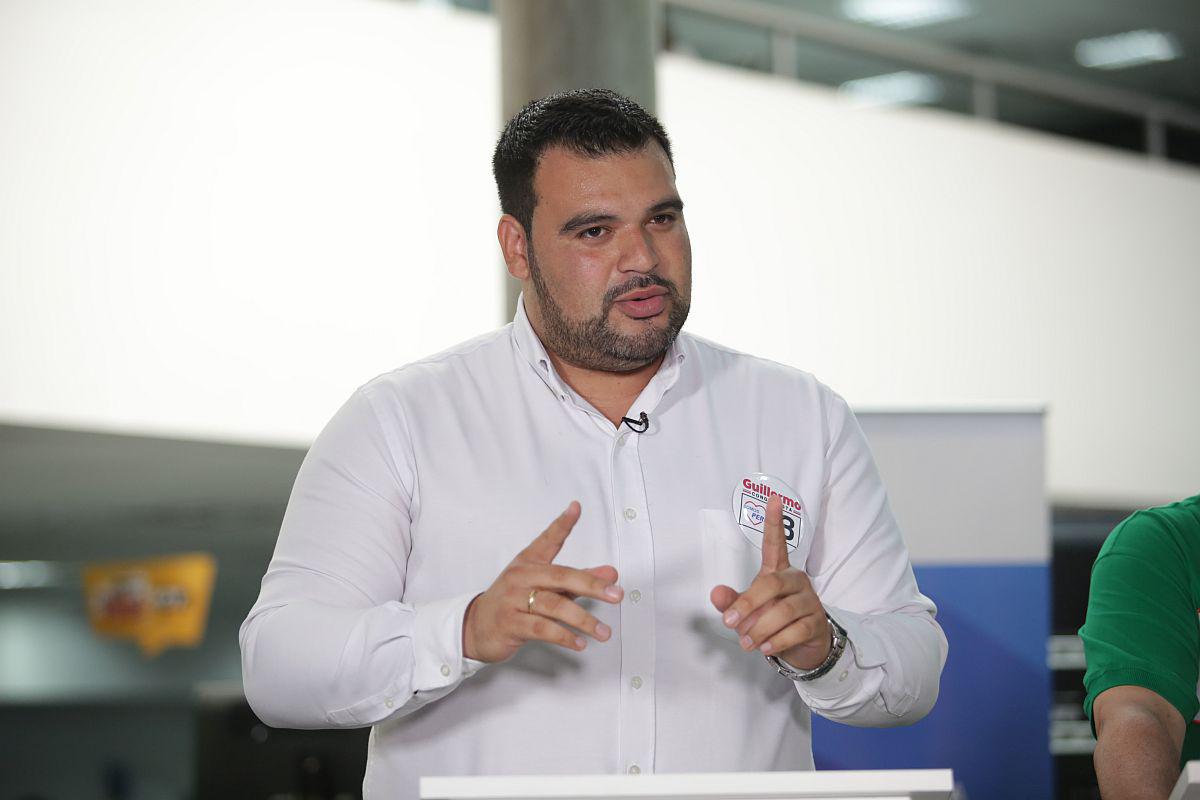 Guillermo Aliaga señaló que los congresistas están "poniendo el pecho" al ir a trabajar durante emergencia por coronavirus. (Foto: GEC)