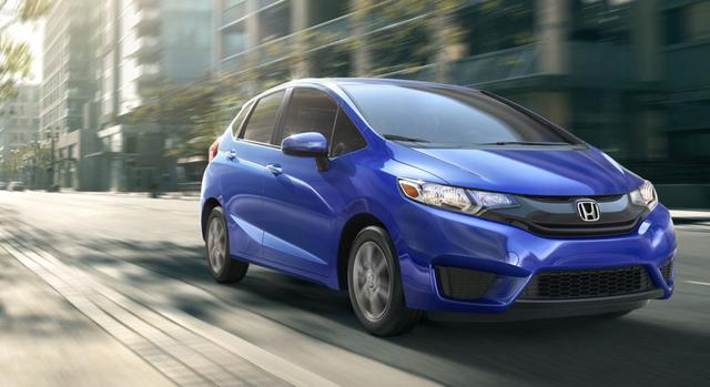 Mientras que por el lado negativo, tenemos al Honda Fit (-43%). Es un gran coche. La proporción entre espacio interior y tamaño exterior parece desafiar las leyes de la física, y es una ecuación que solo ha mejorado con el tiempo. El problema aquí, cabe s