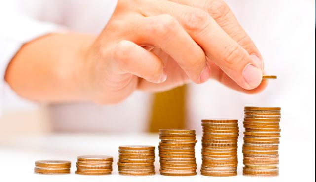 FOTO 2 | 2. Incrementar el margen de beneficios
"Solo hay dos maneras de hacerlo: aumentando los precios o reduciendo el coste de los productos/servicios. Si no se quiere subir el precio es importante seducir al cliente con valores añadidos capaces de diferenciar la marca frente a la competencia. Lo ideal es encontrar el equilibrio que permita aumentar los beneficios sin tener que disminuir las ventas al no cumplir las expectativas de los clientes. Y, eso sí, siempre, tener como referencia los precios que maneja el mercado para saber en qué rangos sería conveniente moverse".