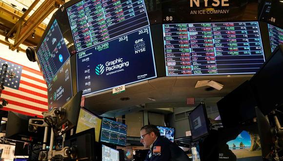 Los futuros del Dow Jones bajan un 0.24% hasta los 33,695 puntos, mientras que Nasdaq 100 cae un 0.72%, en 11.623 puntos. (Foto: AFP)