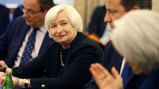 Fed mantiene aproximación "paciente" sobre alza de tasas de interés