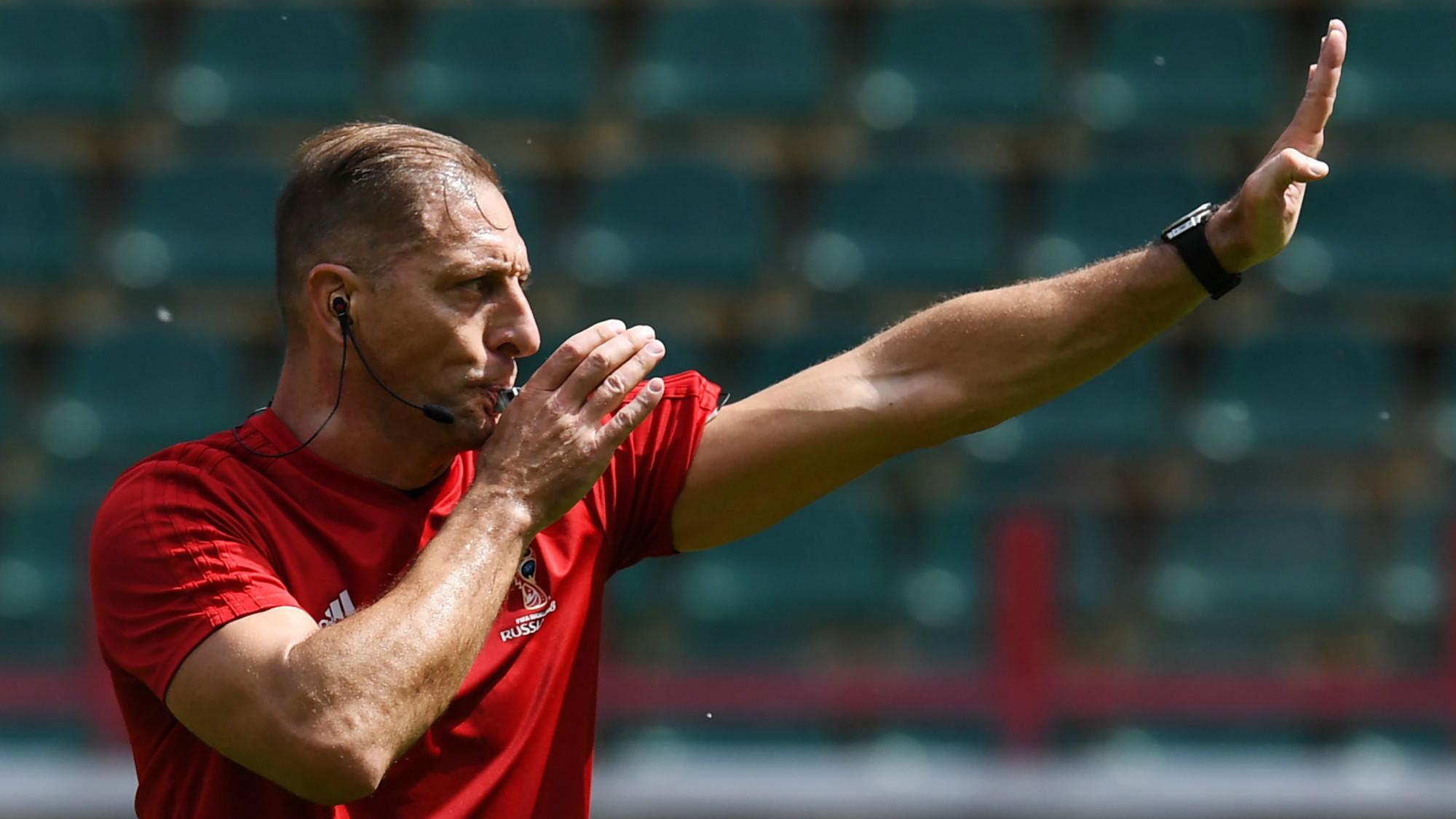 El argentino Néstor Pitana será el árbitro del partido inaugural de Rusia 2018. (Foto: AFP)
