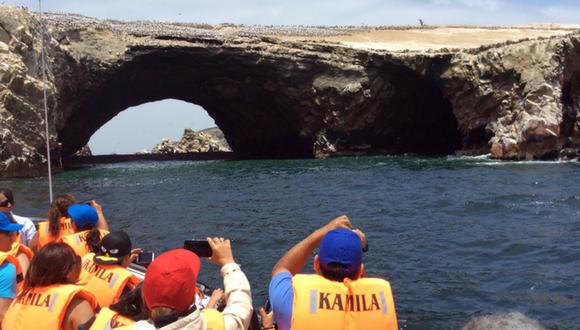 Ante imposibilidad de ingreso a las playas, los turistas de Paracas optan por otras actividades. (Foto: GEC)