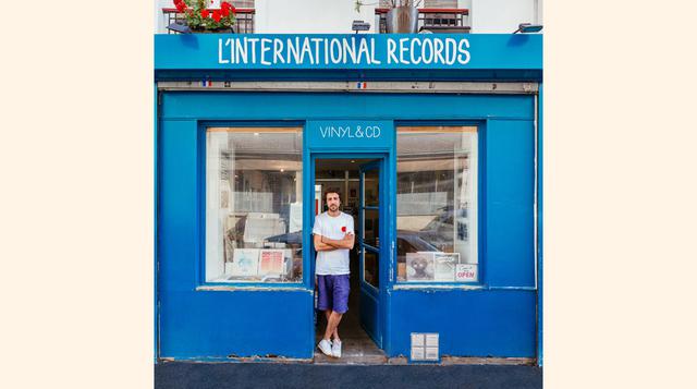 L’International Records.  Dave Kouliche abrió la tienda hace cuatro años con un amigo, en colaboración con el bar L’International, que está en el lado opuesto de la calle, en el barrio de Ménilmontant-Oberkampf. Vende sobre todo vinilos, de todos los géne
