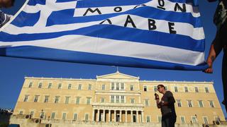 Economía griega se sigue desmoronando: cayó 6.5% en el primer trimestre