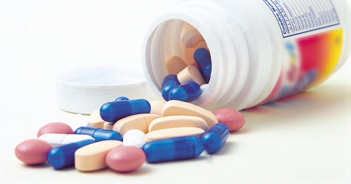 El desaprovechamiento de los medicamentos genéricos es otro problema importante. Los medicamentos genéricos tienen el mismo efecto que los productos de marca, y suelen costar mucho menos. (Foto referencial)