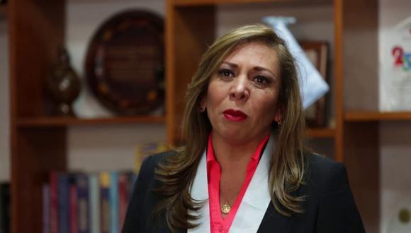 La decana del CAL, María Elena Portocarrero, pide prudencia al Ejecutivo y Legislativo ante la crisis política. (Foto: GEC)