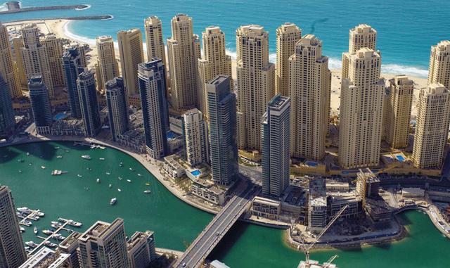 FOTO 11 | 11. En Dubái, los expatriados ganan US$ 138.177 en promedio al año.