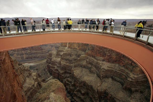 FOTO 6  | Grand Canyon Skywalk (Estados Unidos), este impresionante mirador fue inaugurado en 2007 y está gestionado por la tribu de nativos norteamericanos Hualapai, que cobra la entrada.