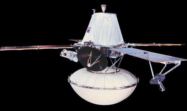 No sólo de naves se trata, todo el equipamiento para vuelos espaciales y a grandes alturas requiere en la mayoría de casos materiales o refuerzos especiales y así fue para los paracaídas que se abrían en las tomas de tierra de los Viking de la NASA en Mar