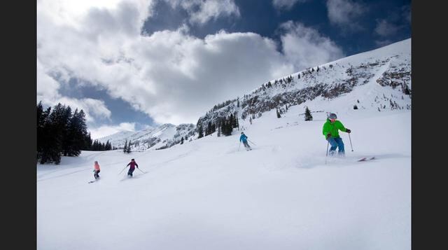 Yellowstone Club se encuentra en las Rocky Mountains. El fundador, Tim Blixseth, quería crear un resort que se enfocara en las familias, con pistas y actividades para todas las edades. (Foto: Megaricos)