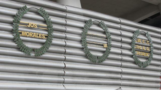 FOTO 12 | Dos elementos característicos del Coloso son la torre, ubicada en la tribuna norte, y los laureles deportivos, distribuidos a lo largo del recinto. (Foto: USI).