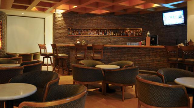 7.- Hotel Palacio Azteca en Tijuana (México): Tiene un precio promedio por noche de US$ 71. A unos cuantos pasos de la frontera con Estados Unidos, justo en el corazón de Tijuana, se encuentra el Hotel Palacio Azteca. Este establecimiento tiene entre sus 