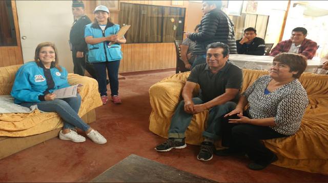 Foto 6 | La jefa del Gabinete, Mercedes Aráoz, participó como voluntaria y censo a los vecinos de Punta Hermosa. (Foto: PCM)