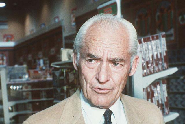 Foto 12 | Sam Walton. Empresario fundador de las tiendas Wal-Mart y Sam's.
“Los líderes sobresalen por la manera de aumentar el autoestima de su personal. Si las personas creen en sí mismas, es increíble todo lo que pueden lograr”. (Foto: Forbes)