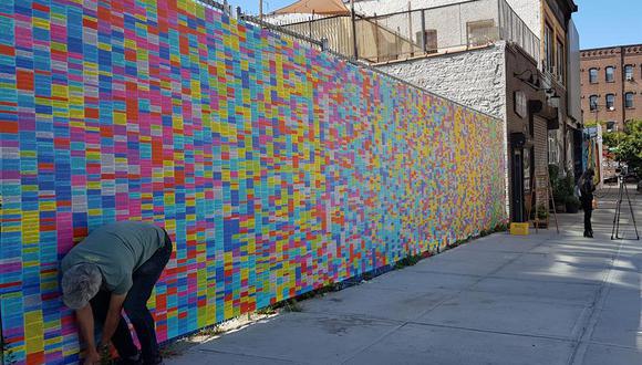 El muro expuesto en un barrio de Nueva York. (Foto: EFE)