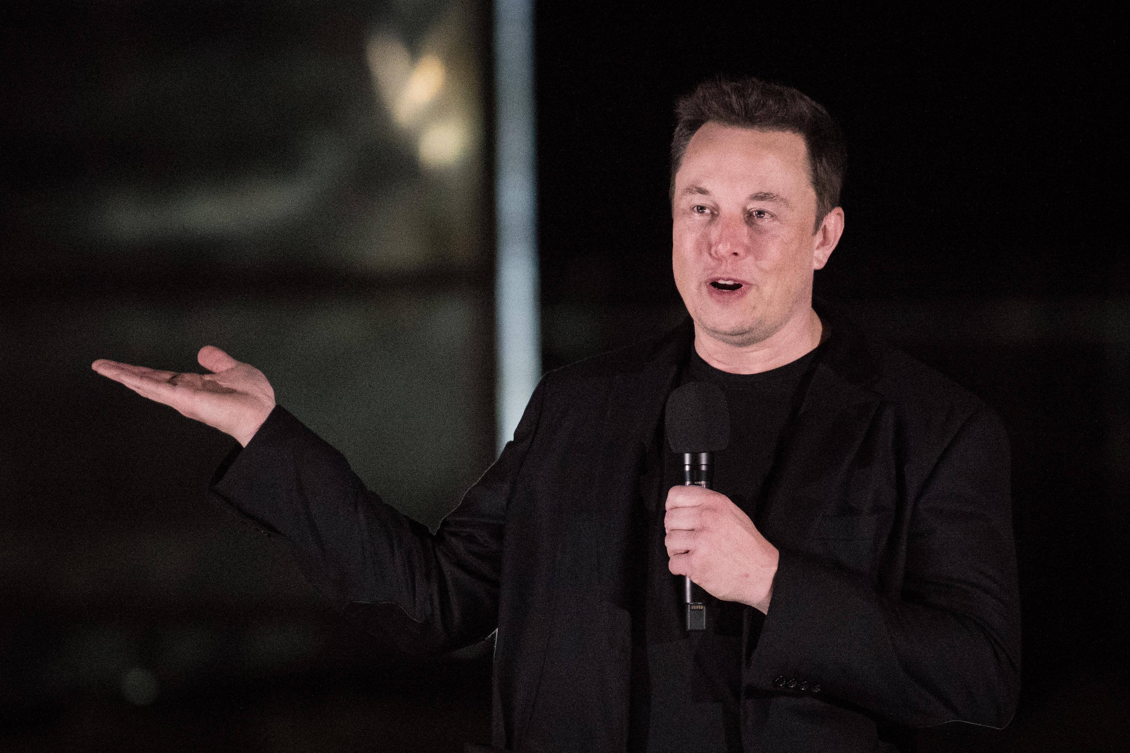 No es la primera vez que la actividad de Elon Musk en Twitter le causa problemas. En el 2018, Musk tuiteó que había asegurado el capital necesario para sacar de la bolsa a Tesla. (Foto: Loren Elliott/Getty Images/AFP)