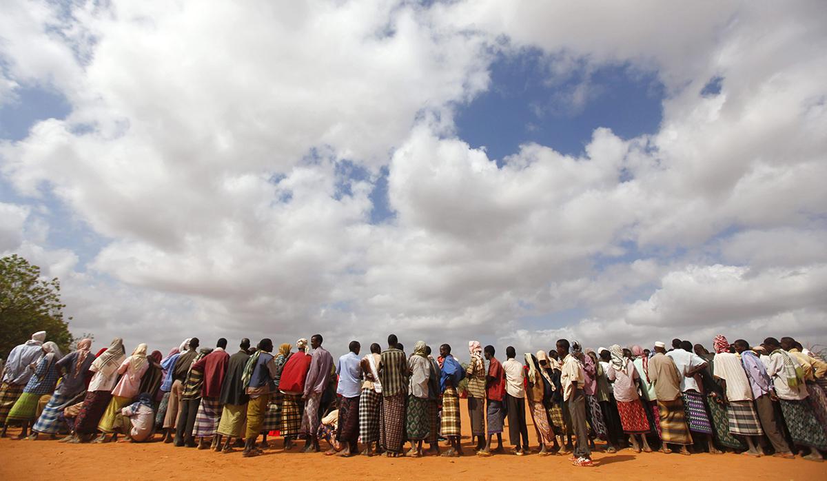 Según una proyección del Programa Mundial de Alimentos, 265 millones de personas podrían sufrir de hambre en el 2020, es decir casi dos veces más que en el 2019, debido al impacto económico de esta crisis sanitaria. (Foto: EFE/Archivo)