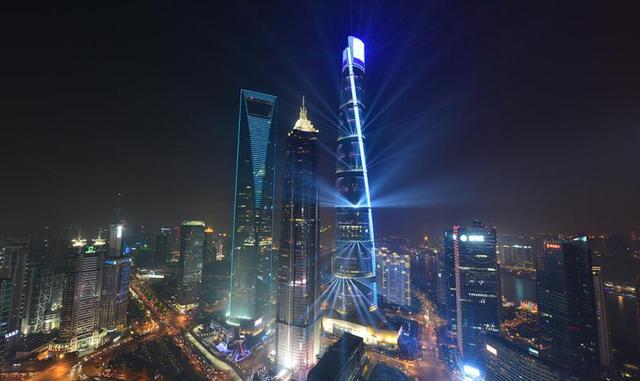 FOTO 10 | Otros ocupantes incluyen principalmente firmas de servicios financieros y bufetes de abogados. Un hotel de lujo en la parte superior, de una filial de Shanghai Jin Jiang International Hotels (Group) Co., podría no abrir hasta el próximo año, dijo Cheng.