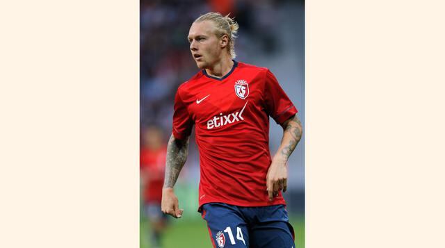 Lille (Francia). El Lille Olympique Sporting Club vende las réplicas de sus camisetas en US$ 71.95.