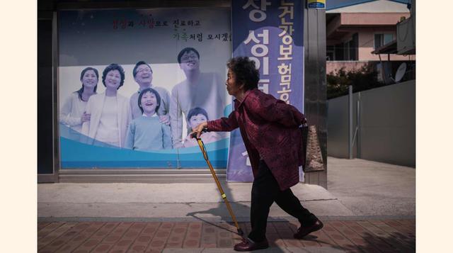 Corea del Sur. Para el año 2030, las mujeres surcoreanas vivirán casi 91 años, bastante más de los actuales 84 de esperanza de vida. Es decir, aquí encontraremos a las mujeres más longevas del mundo.