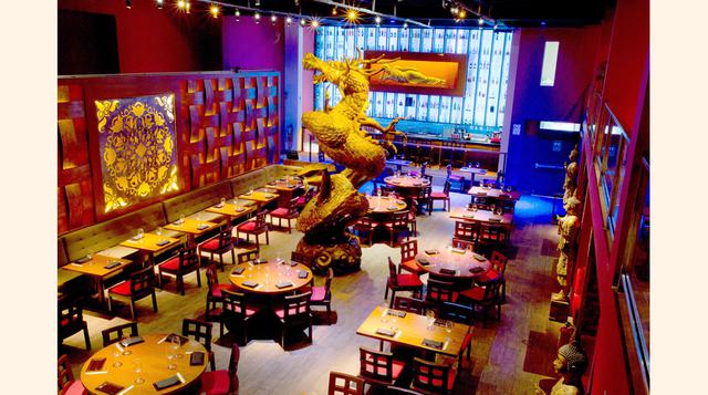 Sukha, bar - restaurante de comida asiática, ubicado en Miraflores, tiene una amplia carta de tragos y piqueos. Sin duda su Buda y dragón gigantes llaman la atención de los asistentes.