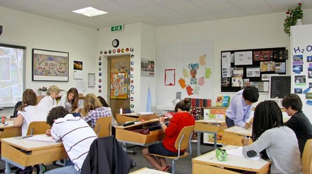 El rey emérito, Juan Carlos I, el Rey Balduino I, Rainiero de Mónaco y el fallecido Dodi Al Fayed son algunos de los personajes que han estudiado aquí. (Foto: Le Rosey)