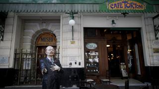 Los cafés notables de Buenos Aires, el refugio de Gardel, Borges y Cortázar