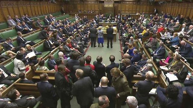 13 de marzo. El Parlamento aprueba el proyecto de ley.