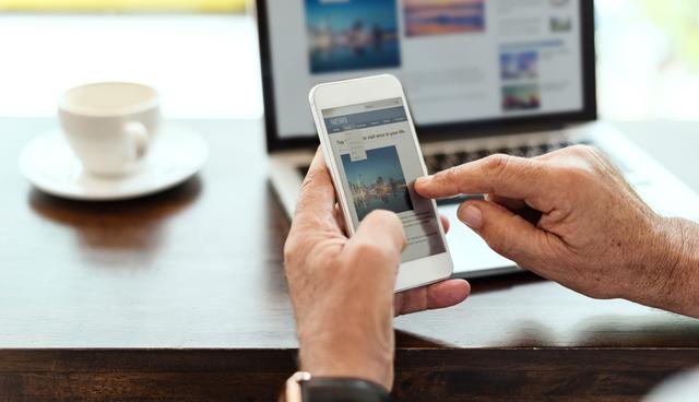 FOTO 3 | 3. Todo lo que pueda ser personalizado será personalizado
Epsilon agitó las olas en 2018 al comprobar algo que muchas empresas ya sospechaban: una gran mayoría de clientes prefieren trabajar con marcas que les ofrezcan experiencias personalizadas. La personalización puede tomar muchas formas, pero la encuesta de Epsilon encontró que las variedades más populares son cupones basados en la ubicación de sus consumidores, comunicación en los canales que los consumidores prefieren y recomendaciones basadas en compras previas.

Este año toma como ejemplo a Dunkin’ Donuts. Esta marca de desayunos reportó una conversión de 3.6 por ciento una campaña de cupones móviles dirigida a los usuarios de su competencia en Rhode Island. Y lo que es mejor, diez veces el número de usuarios que redimieron su cupón hicieron una segunda acción, como mencionarlo en redes sociales. (Foto: Freepik)